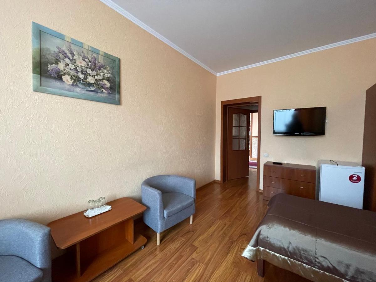 Yunist Hotell Ivano-Frankivsk Eksteriør bilde
