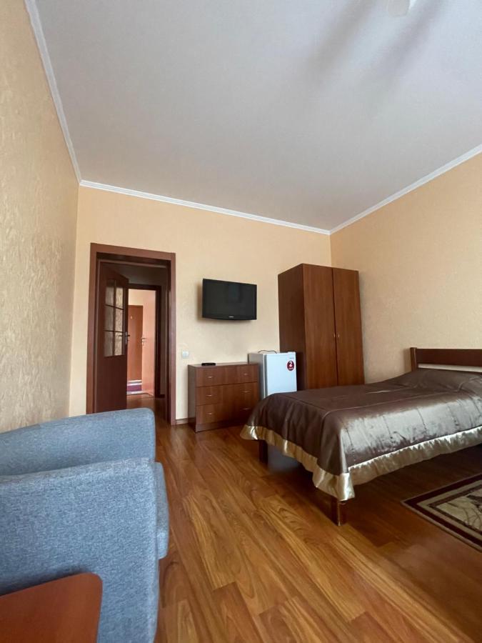 Yunist Hotell Ivano-Frankivsk Eksteriør bilde