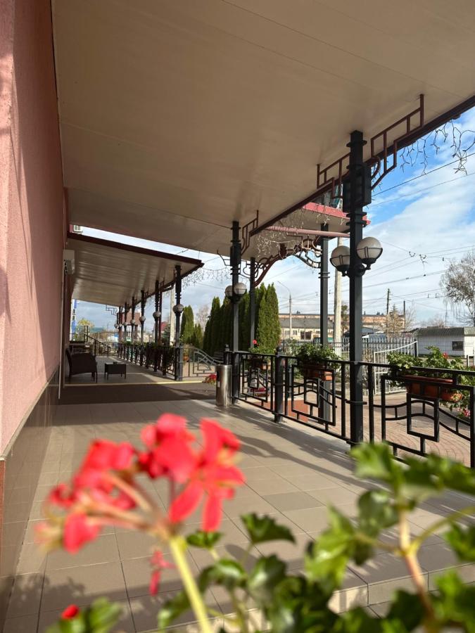 Yunist Hotell Ivano-Frankivsk Eksteriør bilde