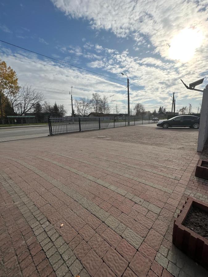 Yunist Hotell Ivano-Frankivsk Eksteriør bilde