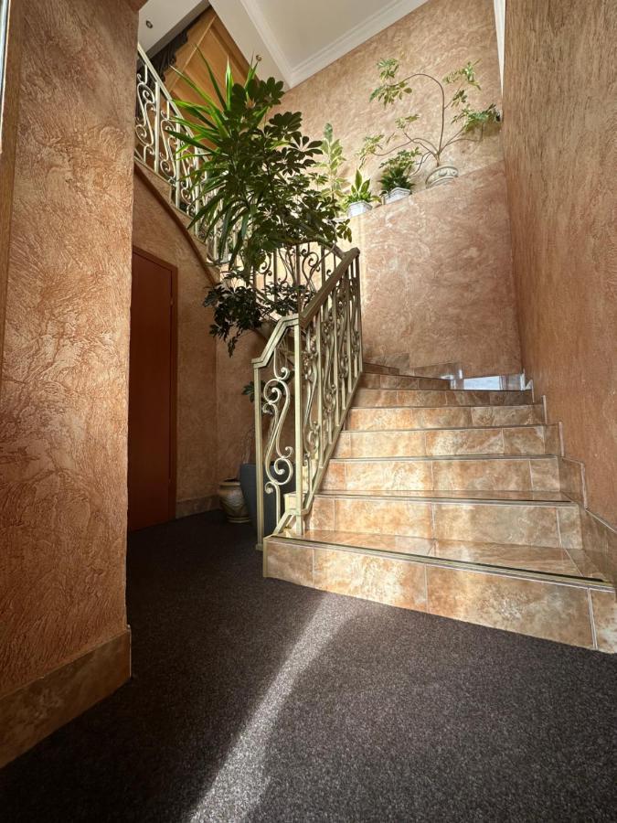 Yunist Hotell Ivano-Frankivsk Eksteriør bilde