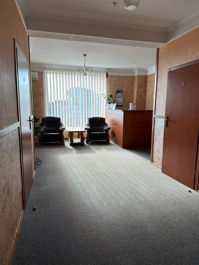 Yunist Hotell Ivano-Frankivsk Eksteriør bilde